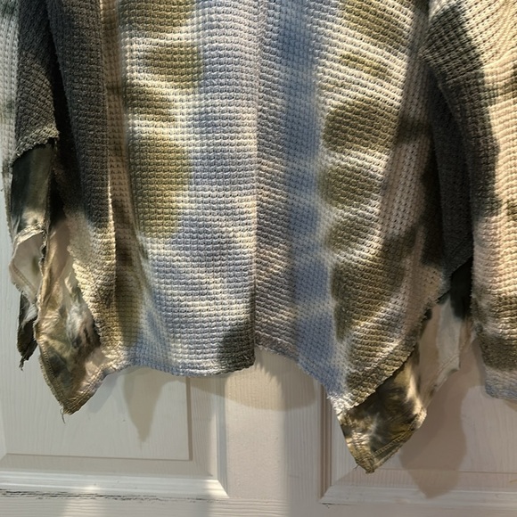 XCVI Tie Dye Oversized V-Neck Waffle Knit Tunic Top L Boho - Picture 6 of 7